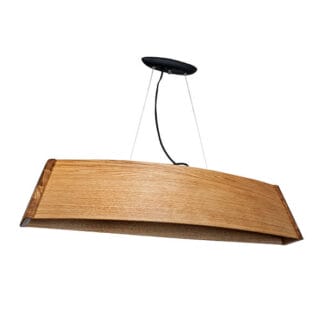 Drewniana lampa wisząca z czarnym przewodem