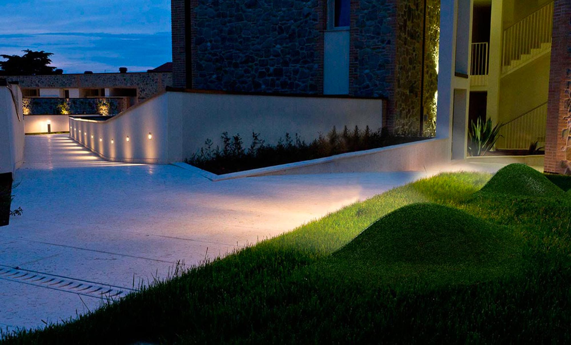 Lampa zewnętrzna Panzeri Lampyris lampa ogrodowa lampa do trawnika lampy kraków Luminis